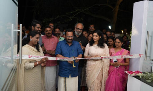 വര്മ്മ ഹോംസിന്റെ വര്മ്മ സ്പെക്ട്രം ഉദ്ഘാടനം ചെയ്തു വര്മ്മ ഹോംസിന്റെ വര്മ്മ സ്പെക്ട്രം ഉദ്ഘാടനം ചെയ്തു