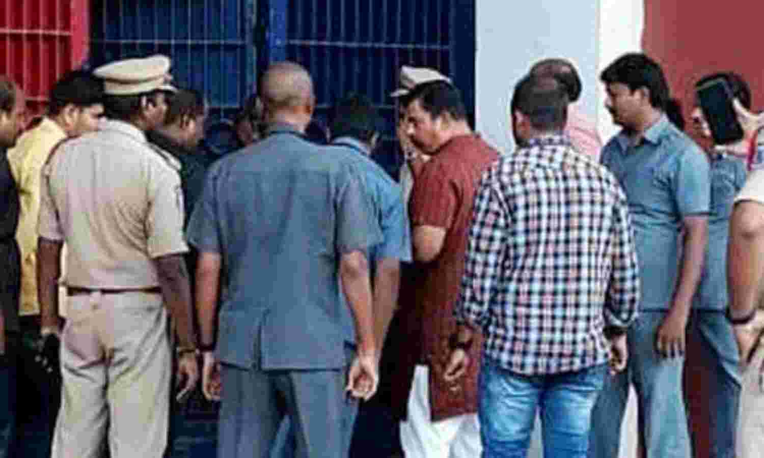 പ്രവാചകനിന്ദ: അറസ്റ്റിലായ എംഎല്എ രാജ സിങ്ങിനെ ചെര്ളപ്പള്ളി ജയിലിലയച്ചു പ്രവാചകനിന്ദ: അറസ്റ്റിലായ എംഎല്എ രാജ സിങ്ങിനെ ചെര്ളപ്പള്ളി ജയിലിലയച്ചു