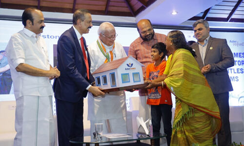 തണലൊരുക്കി ആസ്റ്റര്‍ ഹോംസ്; റീ ബില്‍ഡ് കേരളയുമായി ചേര്‍ന്ന് 255 വീടുകള്‍ നിര്‍മിച്ച് നല്‍കി