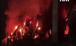 നോയിഡയിലെ ഫാക്ടറിയില്‍ തീപിടിത്തം; ആളപായമില്ല