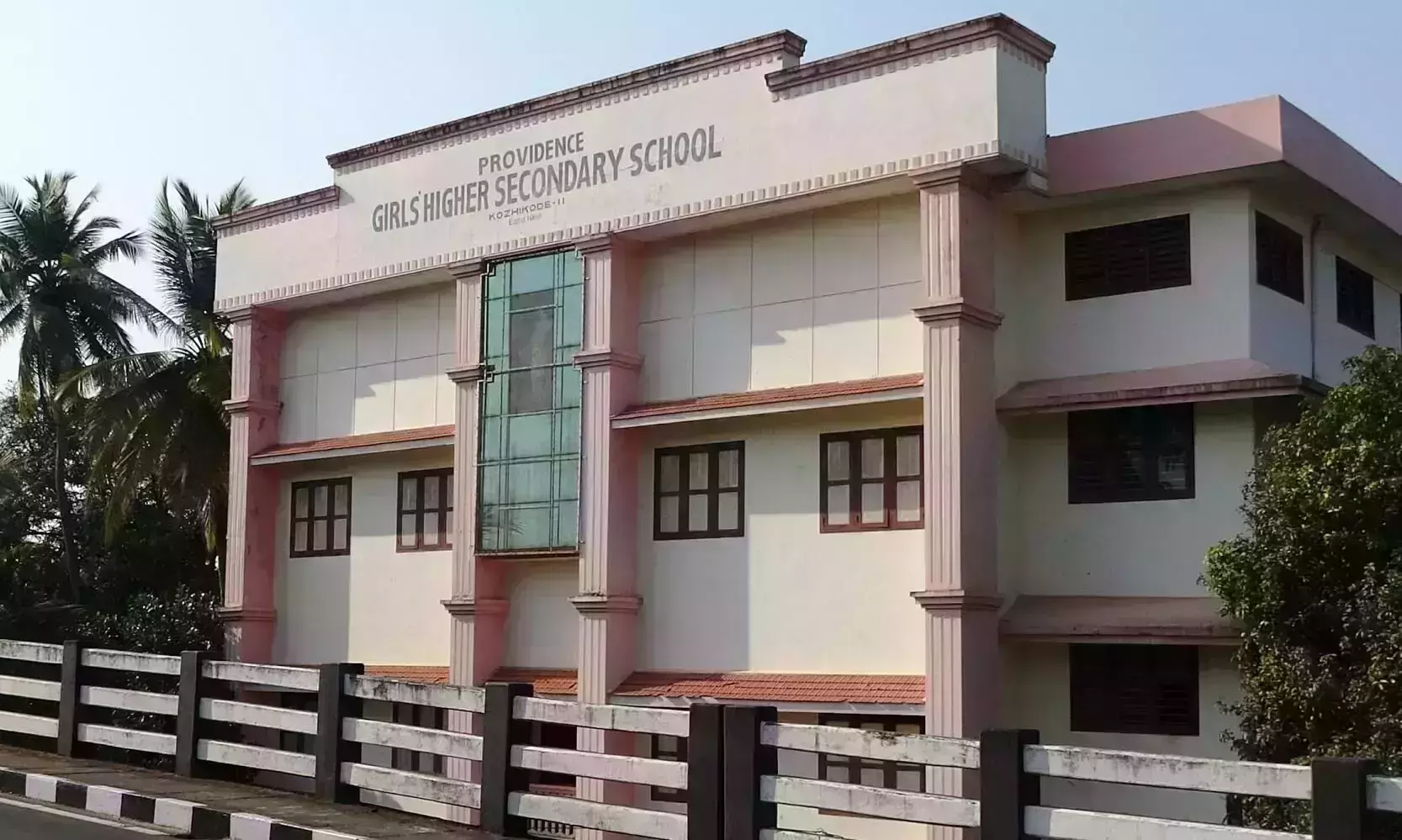 മുസ് ലിംവിരുദ്ധപരാമര്‍ശം: പ്രോവിഡന്‍സ് സ്‌കൂളിലെ പിടിഎ പ്രസിഡന്റിനെതിരേ ഡിജിപിക്ക് പരാതി