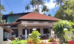 ആളൂരില് വീട് കുത്തിത്തുറന്ന് മോഷണം ആളൂരില് വീട് കുത്തിത്തുറന്ന് മോഷണം