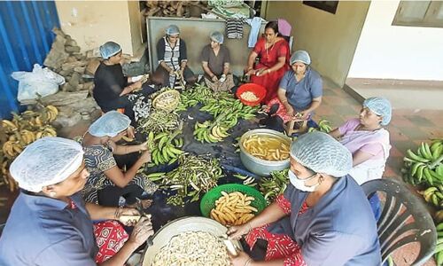 കുടുംബശ്രീ ജില്ലാ മിഷന്‍ തയ്യാറാക്കുന്നത് 38,350 കിലോഗ്രാം ശര്‍ക്കരവരട്ടി