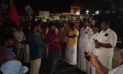 വിഴിഞ്ഞത്ത് വൈദികരെ ഉള്‍പ്പെടെ പോലിസ് മര്‍ദ്ദിച്ചതില്‍ പ്രതിഷേധിച്ച് എസ്ഡിപിഐ സെക്രട്ടേറിയറ്റിലേക്ക് മാര്‍ച്ച് നടത്തി