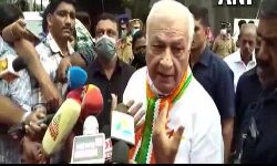 കറുത്ത വസ്ത്രംധരിച്ചവരെപ്പോലും അറസ്റ്റ് ചെയ്യുന്ന സര്ക്കാര് തനിക്കെതിരേ ആക്രമണംനടന്നപ്പോള് നിശ്ശബ്ദരായി; കേരള സര്ക്കാരിനെതിരേ ഗവണര് കറുത്ത വസ്ത്രംധരിച്ചവരെപ്പോലും അറസ്റ്റ് ചെയ്യുന്ന സര്ക്കാര് തനിക്കെതിരേ ആക്രമണംനടന്നപ്പോള് നിശ്ശബ്ദരായി; കേരള സര്ക്കാരിനെതിരേ ഗവണര്
