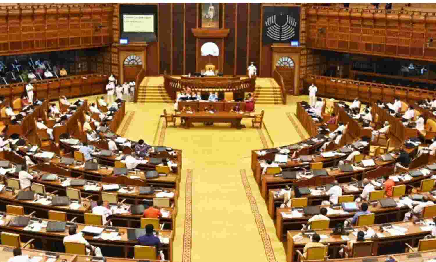 പേ വിഷ ബാധ: വാക്സിന് ഗുണനിലവാരമുണ്ടെന്ന് ആരോഗ്യമന്ത്രി; പഠിക്കാന് സമിതിയെ നിശ്ചയിക്കണമെന്ന് തിരുത്തി മുഖ്യമന്ത്രി പേ വിഷ ബാധ: വാക്സിന് ഗുണനിലവാരമുണ്ടെന്ന് ആരോഗ്യമന്ത്രി; പഠിക്കാന് സമിതിയെ നിശ്ചയിക്കണമെന്ന് തിരുത്തി മുഖ്യമന്ത്രി