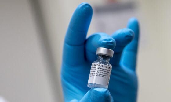 പ്രവാസികളുടെ പ്രശ്നത്തിന് പരിഹാരം; വിദേശത്ത് നിന്ന് വരുന്നവര്ക്ക് ഇവിടെ ലഭ്യമായ വാക്സിനെടുക്കാം പ്രവാസികളുടെ പ്രശ്നത്തിന് പരിഹാരം; വിദേശത്ത് നിന്ന് വരുന്നവര്ക്ക് ഇവിടെ ലഭ്യമായ വാക്സിനെടുക്കാം