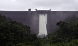 ഷോളയാര്‍ ഡാമിന്റെ മൂന്നാമത്തെ ഷട്ടര്‍ തുറന്നു; ജാഗ്രതാ നിര്‍ദേശം