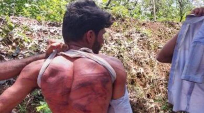 കോളജില് ഹിന്ദു പെണ്കുട്ടിയുമായി സംസാരിച്ചു; മുസ്ലിം യുവാവിനെ ഹിന്ദുത്വവിദ്യാര്ത്ഥികള് ആക്രമിച്ചു കോളജില് ഹിന്ദു പെണ്കുട്ടിയുമായി സംസാരിച്ചു; മുസ്ലിം യുവാവിനെ ഹിന്ദുത്വവിദ്യാര്ത്ഥികള് ആക്രമിച്ചു