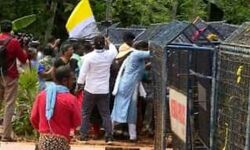 വിഴിഞ്ഞത്ത് സംഘര്‍ഷം: പോലിസും സമരക്കാരും ഏറ്റുമുട്ടി