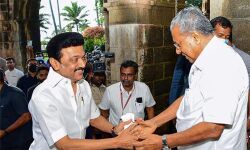 എം കെ സ്റ്റാലിനുമായി കൂടിക്കാഴ്ച നടത്തി പിണറായി വിജയന്‍