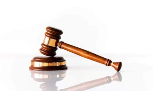 കുടിശ്ശിക വരുത്തിയ ഭരണസമിതി അംഗങ്ങളെ അയോഗ്യത കല്‍പ്പിച്ച ഉത്തരവ് സ്‌റ്റേ ചെയ്തു