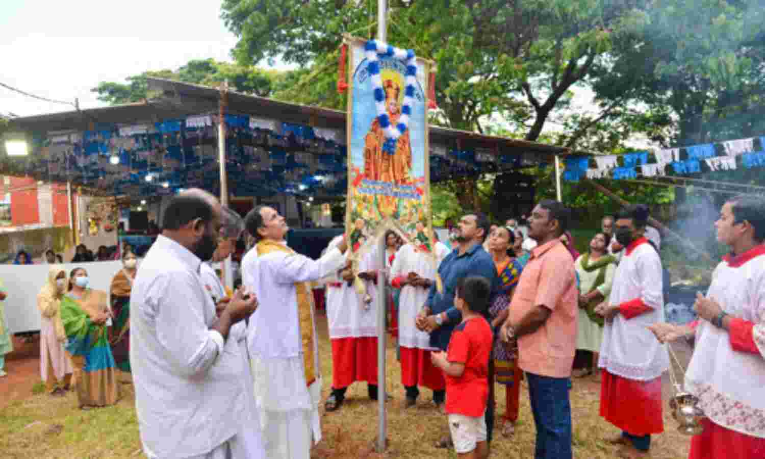 ആയിക്കര ദൈവാലയ തിരുനാളിന് കൊടിയേറി ആയിക്കര ദൈവാലയ തിരുനാളിന് കൊടിയേറി