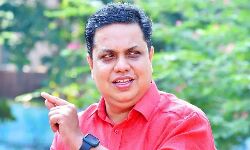 തന്നെപ്പറ്റി ഒരു മുൻ വിധിയും ആർക്കും വേണ്ട; ഇരുപക്ഷത്തേയും യോജിപ്പിച്ച് കൊണ്ടുപോകും: എ എൻ ഷംസീര് തന്നെപ്പറ്റി ഒരു മുൻ വിധിയും ആർക്കും വേണ്ട; ഇരുപക്ഷത്തേയും യോജിപ്പിച്ച് കൊണ്ടുപോകും: എ എൻ ഷംസീര്