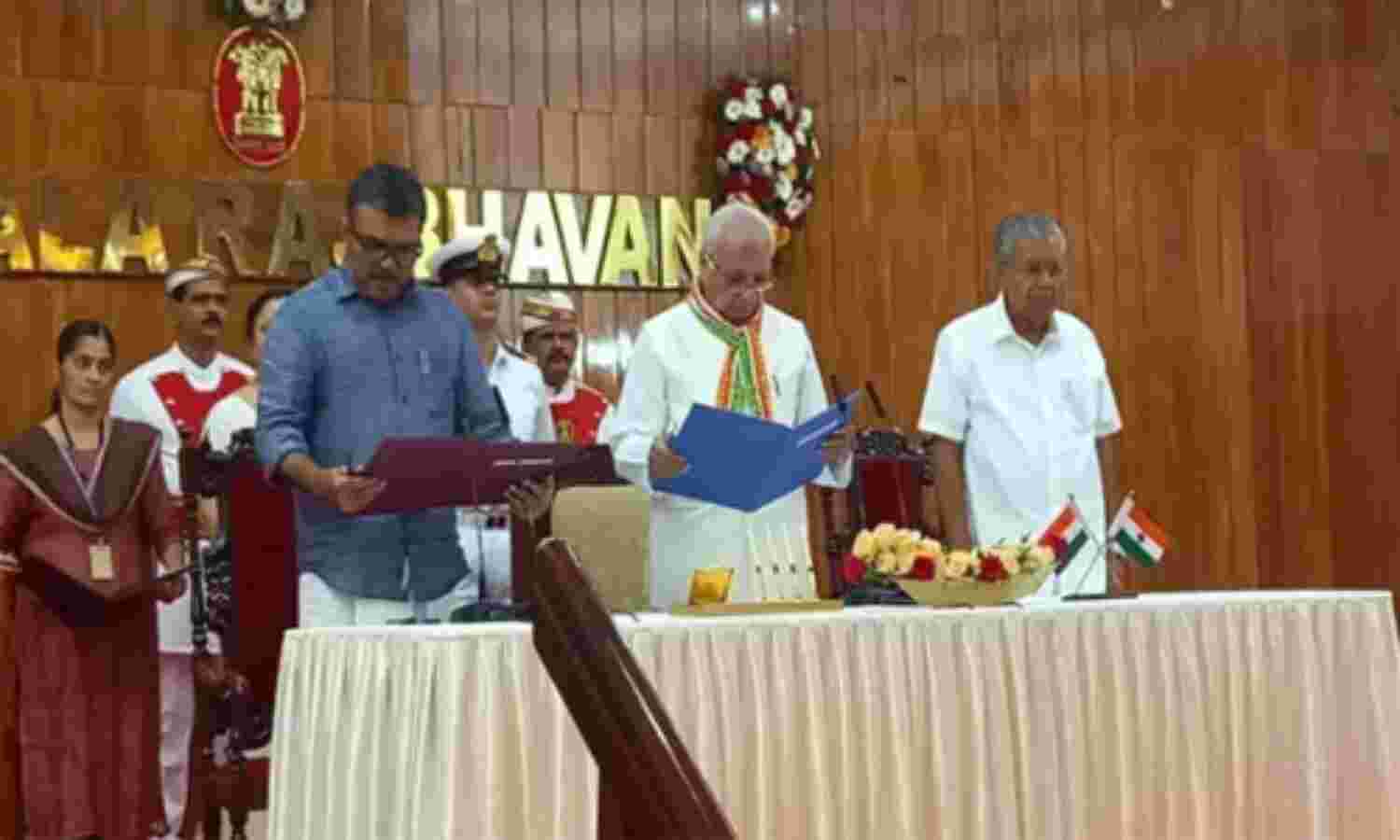 വകുപ്പുകളില് മാറ്റമില്ല; എംബി രാജേഷിന് തദ്ദേശ സ്വയംഭരണ-എക്സൈസ് വകുപ്പുകളുടെ ചുമതല വകുപ്പുകളില് മാറ്റമില്ല; എംബി രാജേഷിന് തദ്ദേശ സ്വയംഭരണ-എക്സൈസ് വകുപ്പുകളുടെ ചുമതല