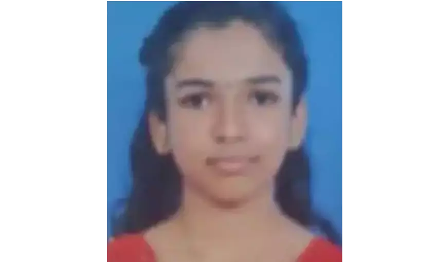 പേവിഷബാധയേറ്റ് മരിച്ച അഭിരാമിയുടെ സംസ്കാരം നാളെ, ചികില്സാ പിഴവില് പ്രതിഷേധം ശക്തം പേവിഷബാധയേറ്റ് മരിച്ച അഭിരാമിയുടെ സംസ്കാരം നാളെ, ചികില്സാ പിഴവില് പ്രതിഷേധം ശക്തം