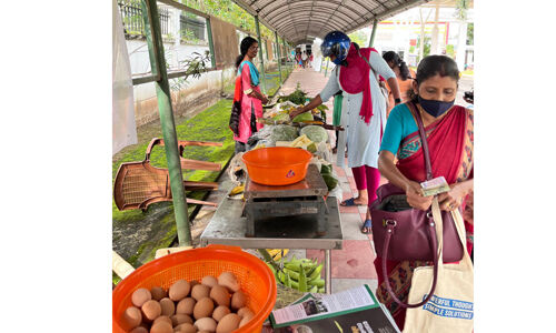 ഓണം കൊഴുപ്പിക്കാന് ഓണച്ചന്ത സംഘടിപ്പിച്ച് ടെക്കികള് ഓണം കൊഴുപ്പിക്കാന് ഓണച്ചന്ത സംഘടിപ്പിച്ച് ടെക്കികള്