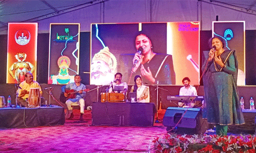 ഗസല്‍ രാവിന് ഈണം പകര്‍ന്ന് ജില്ലാ കലക്ടറുടെ സ്വരമാധുര്യം