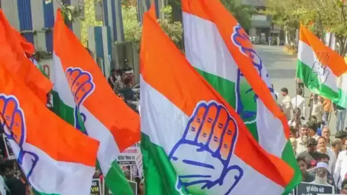 കെപിസിസി അംഗത്വ പട്ടികയ്ക്ക് ഹൈക്കമാന്ഡ് അംഗീകാരം, 280 അംഗ പട്ടികയില് 75 ഓളം പുതുമുഖങ്ങള് കെപിസിസി അംഗത്വ പട്ടികയ്ക്ക് ഹൈക്കമാന്ഡ് അംഗീകാരം, 280 അംഗ പട്ടികയില് 75 ഓളം പുതുമുഖങ്ങള്