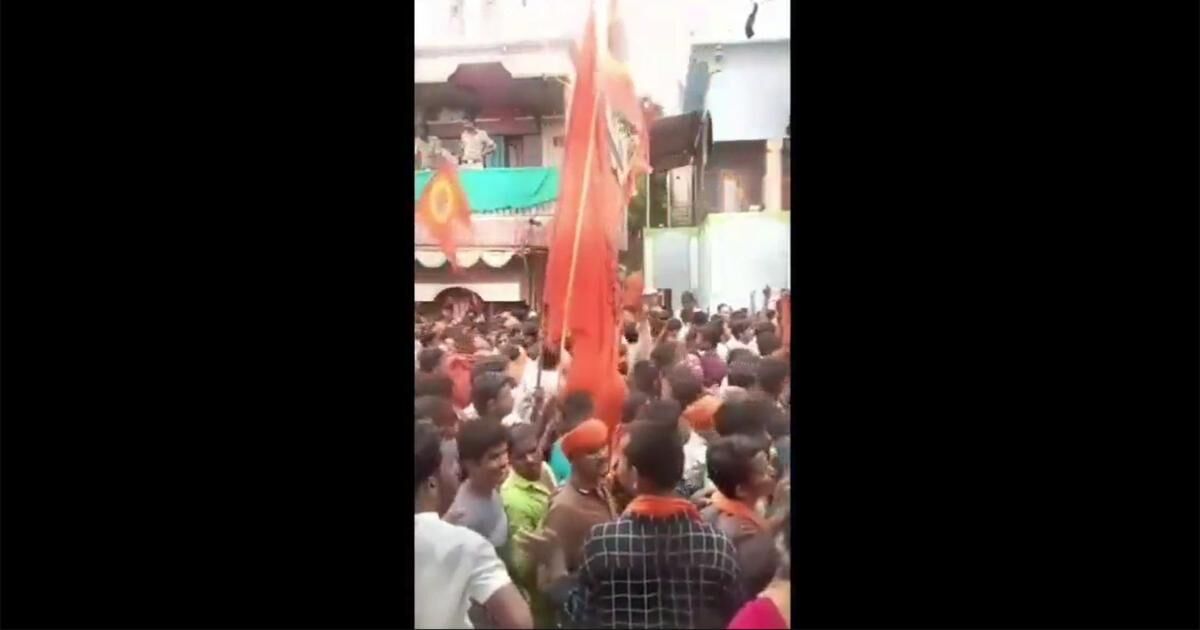 കര്ണാടകയില് മുസ് ലിംപള്ളിയിലേക്ക് ചെരുപ്പേറ്; നാല് പേരെ അറസ്റ്റ് ചെയ്തു കര്ണാടകയില് മുസ് ലിംപള്ളിയിലേക്ക് ചെരുപ്പേറ്; നാല് പേരെ അറസ്റ്റ് ചെയ്തു