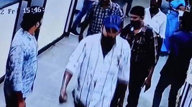 കായംകുളം താലൂക്ക് ആശുപത്രിയിലെ ഗുണ്ടാ ആക്രമണം: സിപിഎം നേതാക്കള്ക്കെതിരേ പാര്ട്ടി നടപടി കായംകുളം താലൂക്ക് ആശുപത്രിയിലെ ഗുണ്ടാ ആക്രമണം: സിപിഎം നേതാക്കള്ക്കെതിരേ പാര്ട്ടി നടപടി