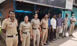 മുത്തങ്ങ ചെക്ക് പോസ്റ്റില്‍ 22 ലക്ഷം പിടികൂടി; രണ്ട് കേസുകളിലായി 5 പേരും കാറും പിടിയില്‍