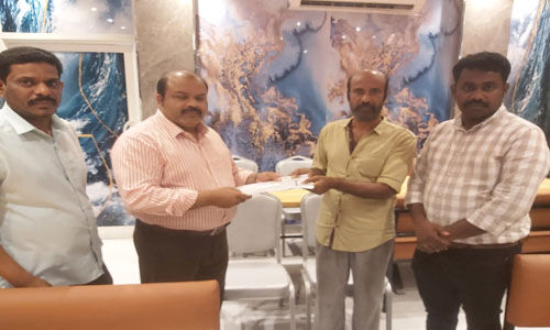 സോഷ്യല് ഫോറം ഇടപെടലില് തമിഴ്നാട് സ്വദേശി നാട്ടിലേക്ക് മടങ്ങി സോഷ്യല് ഫോറം ഇടപെടലില് തമിഴ്നാട് സ്വദേശി നാട്ടിലേക്ക് മടങ്ങി