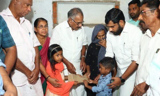 മരിച്ച ദ്രുതകര്‍മ്മ സേനാംഗത്തിന്റെ കുടുംബത്തിനു ധനസഹായം കൈമാറി