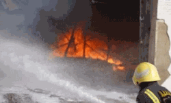 സൗദി അറേബ്യയില് രണ്ടിടങ്ങളില് തീപിടുത്തം സൗദി അറേബ്യയില് രണ്ടിടങ്ങളില് തീപിടുത്തം