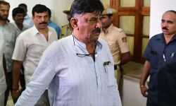 കര്‍ണാടക കോണ്‍ഗ്രസ് മേധാവി ശിവകുമാറിനെ ഇ ഡി ചോദ്യം ചെയ്തു