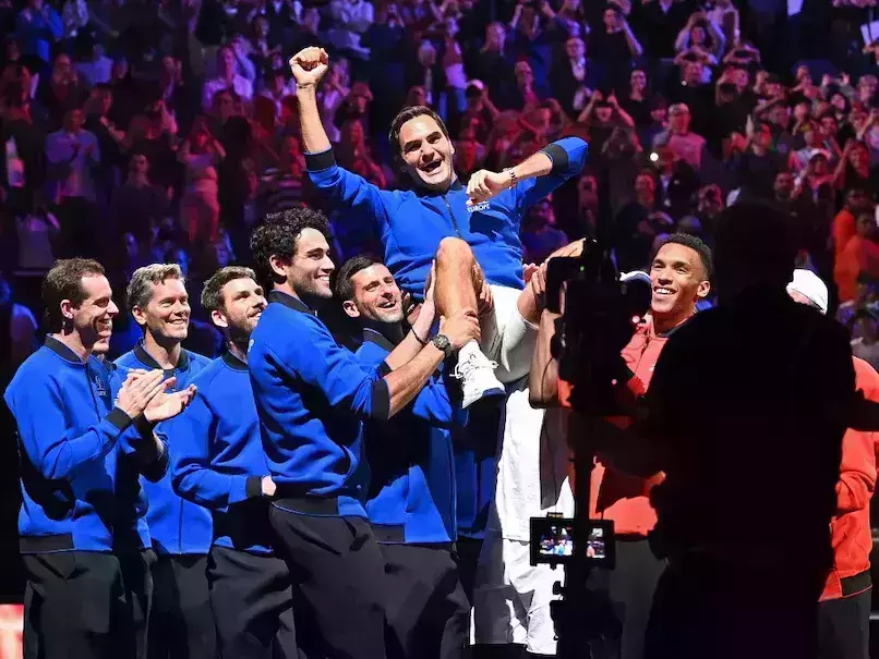 ടെന്നിസ് ഇതിഹാസം ഫെഡറര് യുഗം അവസാനിച്ചു; കണ്ണീരില് കുതിര്ന്ന വിടവാങ്ങല് ടെന്നിസ് ഇതിഹാസം ഫെഡറര് യുഗം അവസാനിച്ചു; കണ്ണീരില് കുതിര്ന്ന വിടവാങ്ങല്