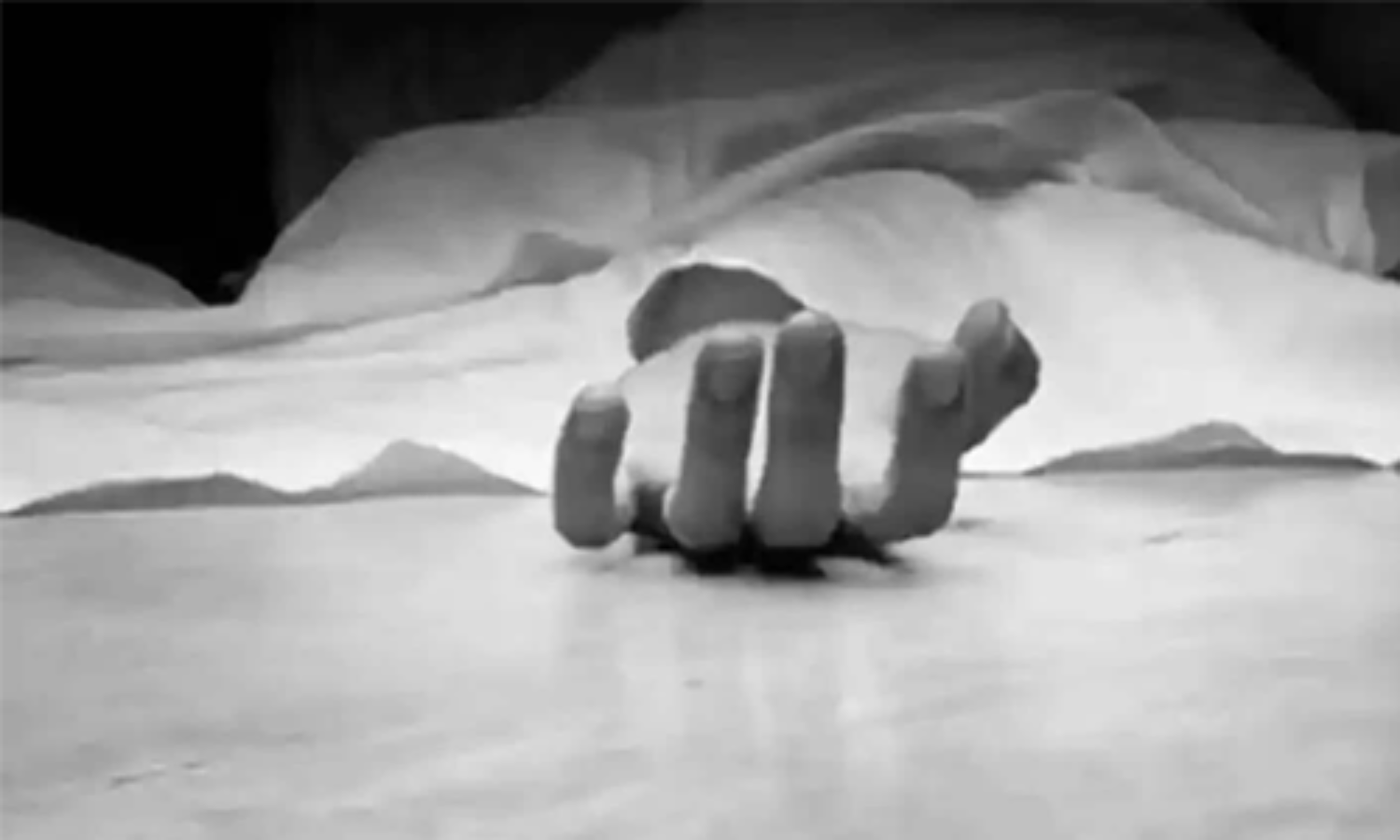 ഇടുക്കിയില് പോലിസുകാരന് വീടിനുള്ളില് മരിച്ച നിലയില് ഇടുക്കിയില് പോലിസുകാരന് വീടിനുള്ളില് മരിച്ച നിലയില്