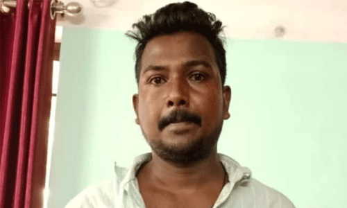 സൈഡ് കൊടുത്തില്ലെന്ന് പറഞ്ഞ് ഹെല്മറ്റ് കൊണ്ട് തലക്കടിച്ചു; കെഎസ്ആര്ടിസി ഡ്രൈവര്ക്ക് പരിക്ക് സൈഡ് കൊടുത്തില്ലെന്ന് പറഞ്ഞ് ഹെല്മറ്റ് കൊണ്ട് തലക്കടിച്ചു; കെഎസ്ആര്ടിസി ഡ്രൈവര്ക്ക് പരിക്ക്