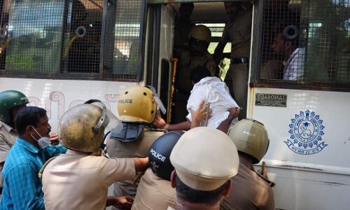 പ്രൊവിഡന്‍സ് സ്‌കൂളിലെ ഹിജാബ് വിലക്കിനെതിരായ എസ്‌ഐഒ, ജിഐഒ മാര്‍ച്ചില്‍ പോലിസ് അതിക്രമം