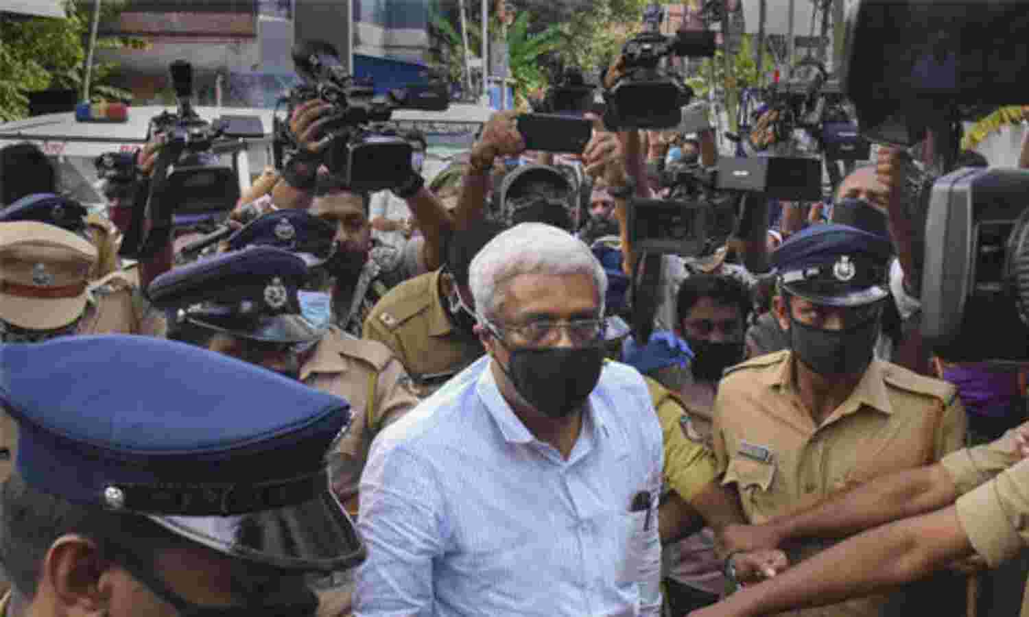 ലൈഫ് മിഷന് കേസ്; ചോദ്യം ചെയ്യലിന് ഇന്ന് ഹാജരാവില്ലെന്ന് എം ശിവശങ്കര് ലൈഫ് മിഷന് കേസ്; ചോദ്യം ചെയ്യലിന് ഇന്ന് ഹാജരാവില്ലെന്ന് എം ശിവശങ്കര്
