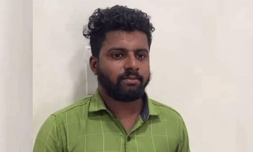 യുവതിക്ക് നേരെ പീഡനശ്രമം: ഡിവൈഎഫ്ഐ പ്രാദേശിക നേതാവ് അറസ്റ്റില് യുവതിക്ക് നേരെ പീഡനശ്രമം: ഡിവൈഎഫ്ഐ പ്രാദേശിക നേതാവ് അറസ്റ്റില്