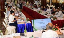 പൊതുജനങ്ങള്‍ ഓഫിസുകള്‍ കയറിയിറങ്ങി വലയേണ്ട അവസ്ഥയുണ്ടാകരുത്; സര്‍ക്കാര്‍ സേവനങ്ങളിലെ കാലവിളംബം പാടില്ലെന്നും മുഖ്യമന്ത്രി