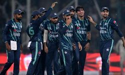 പാകിസ്താന് ഇംഗ്ലണ്ടിനെതിരേ ജയം; പരമ്പരയില്‍ മുന്നില്‍