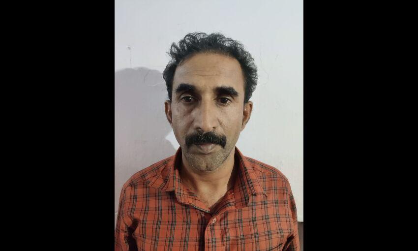 26 കുപ്പി ഇന്ത്യന്‍ നിര്‍മ്മിത വിദേശ മദ്യവുമായി പിടിയില്‍