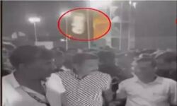 കെജ്‌രിവാളിനെതിരേ ഗുജറാത്തില്‍ കുപ്പിയേറ്