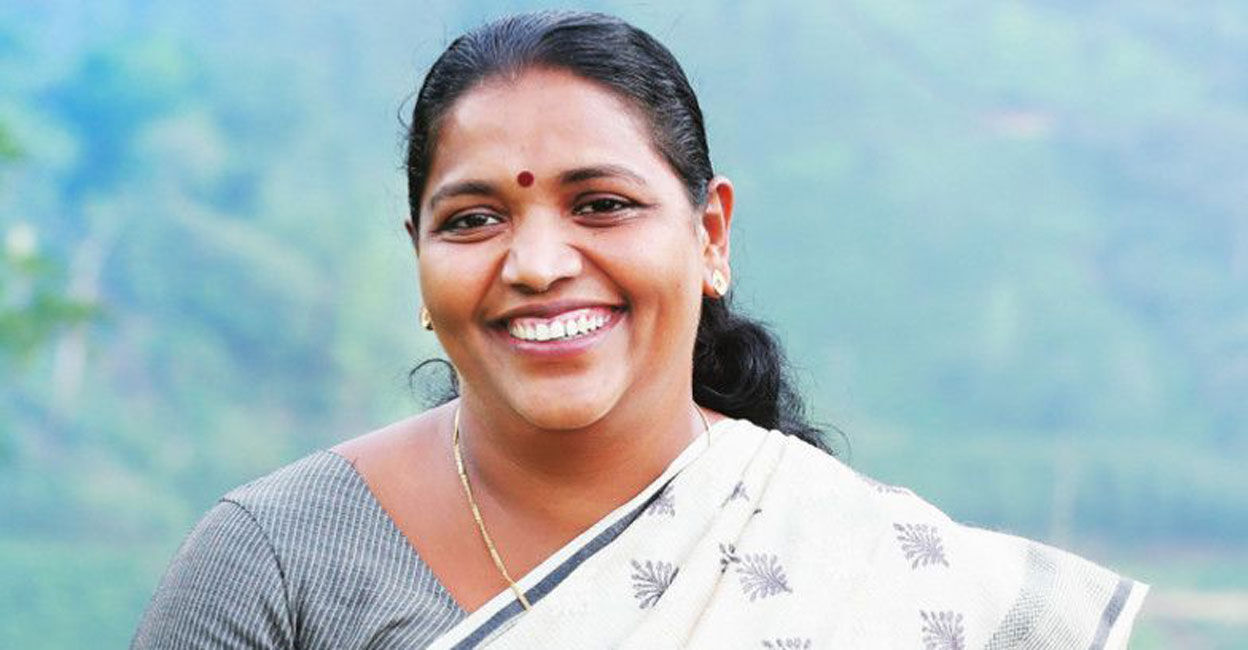 സിപിഐയില് വെട്ടി നിരത്തല്: ഇ എസ് ബിജിമോള് സംസ്ഥാന സമിതിയില് നിന്ന് പുറത്ത് സിപിഐയില് വെട്ടി നിരത്തല്: ഇ എസ് ബിജിമോള് സംസ്ഥാന സമിതിയില് നിന്ന് പുറത്ത്