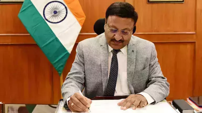 എസ്ഡിപിഐയുടെ ഭാഗത്ത്നിന്നു വീഴ്ചകളുണ്ടായിട്ടില്ല; നിലപാട് വ്യക്തമാക്കി തിരഞ്ഞെടുപ്പ് കമ്മീഷന് എസ്ഡിപിഐയുടെ ഭാഗത്ത്നിന്നു വീഴ്ചകളുണ്ടായിട്ടില്ല; നിലപാട് വ്യക്തമാക്കി തിരഞ്ഞെടുപ്പ് കമ്മീഷന്