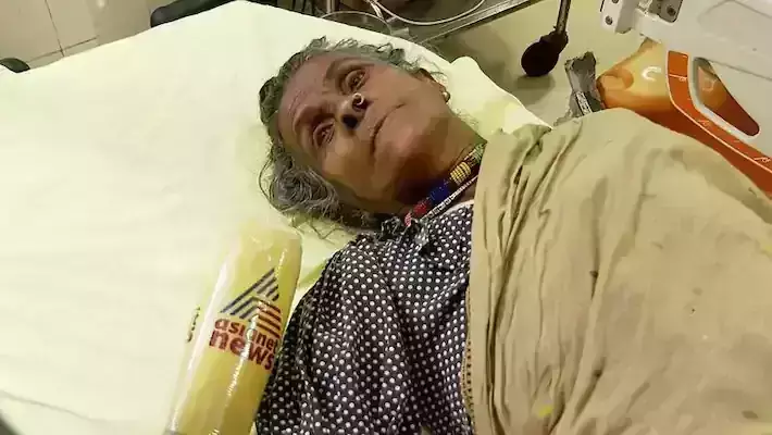 സെക്രട്ടേറിയേറ്റിന് മുന്നിലെ നിരാഹാര സമരം: ദയാബായിയെ പോലിസ് ആശുപത്രിയിലേക്ക് മാറ്റി സെക്രട്ടേറിയേറ്റിന് മുന്നിലെ നിരാഹാര സമരം: ദയാബായിയെ പോലിസ് ആശുപത്രിയിലേക്ക് മാറ്റി