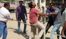 ഗർബ തടസപ്പെടുത്തിയെന്ന് ആരോപിച്ച് ഗുജറാത്തിൽ മുസ്‍ലിം യുവാക്ക​ളെ കെട്ടിയിട്ട് മർദിച്ച് പോലിസ്