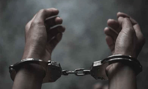 ഫോട്ടോഷൂട്ടിനുപോയ നവദമ്പതികള്‍ക്ക് മര്‍ദ്ദനമേറ്റു; കാര്‍ തല്ലിപ്പൊളിച്ചു