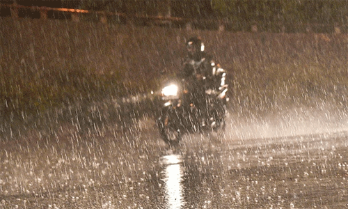 സംസ്ഥാനത്ത് കനത്ത മഴയ്ക്ക് സാധ്യത; ഇന്ന് 10 ജില്ലകളില് യെല്ലോ അലര്ട്ട് സംസ്ഥാനത്ത് കനത്ത മഴയ്ക്ക് സാധ്യത; ഇന്ന് 10 ജില്ലകളില് യെല്ലോ അലര്ട്ട്