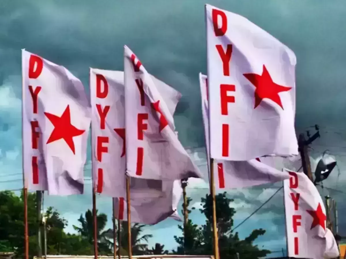 പി വി അൻവർ വലതുപക്ഷത്തിന്റെ കൈക്കോടാലിയെന്ന് ഡിവൈഎഫ് ഐ