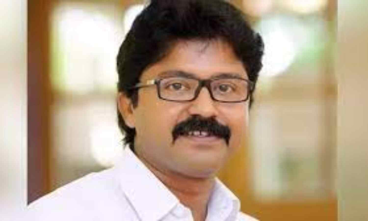 യുവതിയെ പീഡിപ്പിച്ചെന്ന കേസ്; എല്ദോസ് കുന്നപ്പള്ളി മുന്കൂര് ജാമ്യാപേക്ഷ നല്കി യുവതിയെ പീഡിപ്പിച്ചെന്ന കേസ്; എല്ദോസ് കുന്നപ്പള്ളി മുന്കൂര് ജാമ്യാപേക്ഷ നല്കി