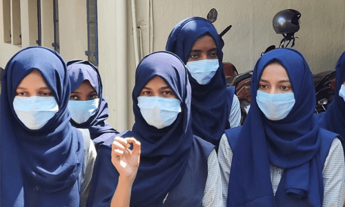 ഹിജാബ് വിലക്ക്: വിശാല ബെഞ്ച് ഭരണഘടന മൂല്യങ്ങള് സംരക്ഷിക്കുന്ന വിധി പുറപ്പെടുവിക്കുമെന്ന് പ്രതീക്ഷ; ജമാ യൂത്ത് അത്ത് കൗണ്സില് ഹിജാബ് വിലക്ക്: വിശാല ബെഞ്ച് ഭരണഘടന മൂല്യങ്ങള് സംരക്ഷിക്കുന്ന വിധി പുറപ്പെടുവിക്കുമെന്ന് പ്രതീക്ഷ; ജമാ യൂത്ത് അത്ത് കൗണ്സില്