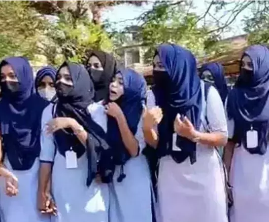 ഹിജാബ് കേസ്: അന്തിമ വിധിയില് മൗലിവാകാശം സംരക്ഷിക്കുമെന്ന് പ്രതീക്ഷയെന്ന് വെല്ഫെയര് പാര്ട്ടി ഹിജാബ് കേസ്: അന്തിമ വിധിയില് മൗലിവാകാശം സംരക്ഷിക്കുമെന്ന് പ്രതീക്ഷയെന്ന് വെല്ഫെയര് പാര്ട്ടി